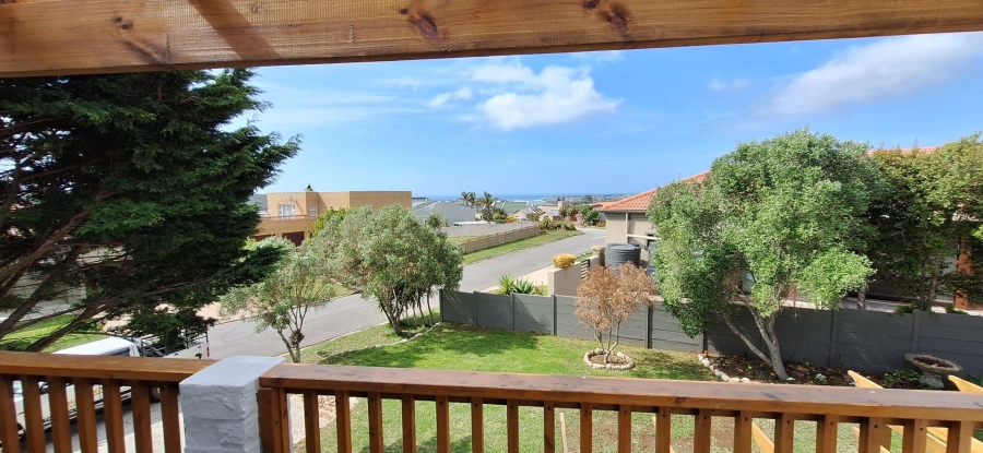 4 Bedroom Property for Sale in Stilbaai Wes Western Cape